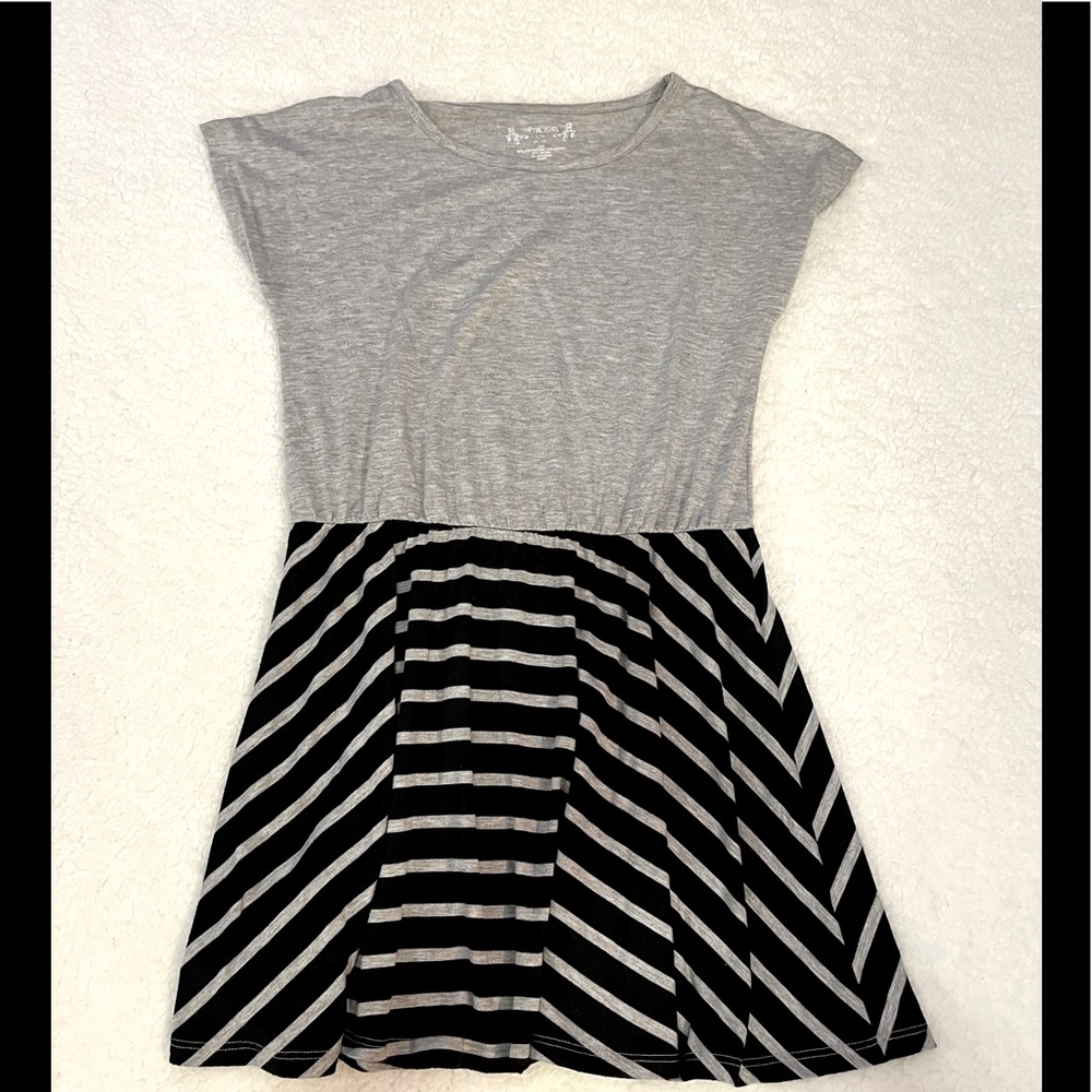 Adorable girls dress